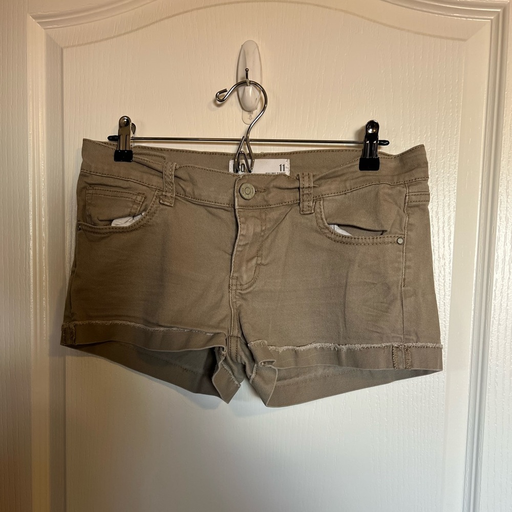 RSQ shorts tan